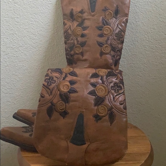 Embroidered Roper Boots - Picture 2 of 3